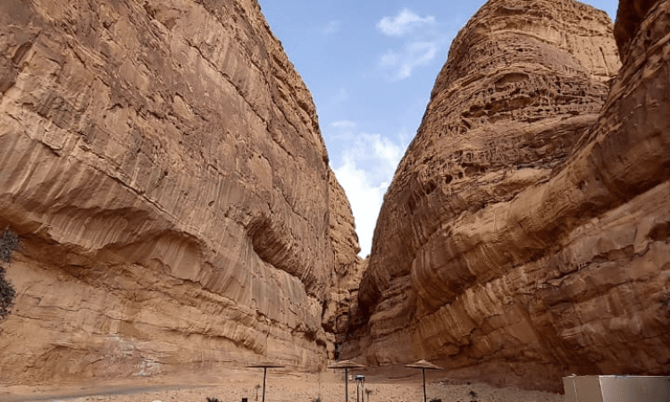 بناء وتجهيز منتجع سيدونا السياحي ( 1)  بمدينة العلا